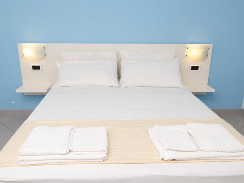 Aparthotel Terrazze Del Mare à Racale Chambre photo